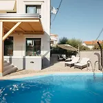Villa Privlaka *