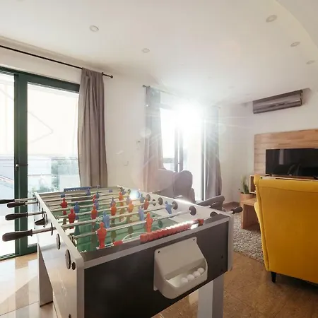 Villa Privlaka *