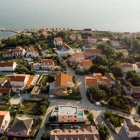 빌라 Villa Privlaka *