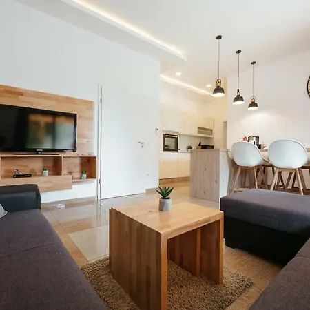 Villa Privlaka *